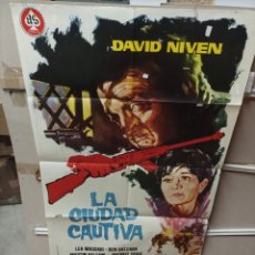 Cine: LA CIUDAD CAUTIVA DAVID NIVEN POSTER ORIGINAL 70X100 M208. Lote 290938883