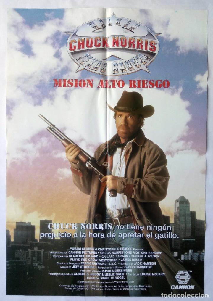 Cinema: MISI&Oacute;N ALTO RIESGO, con Chuck Norris. P&Oacute;STER 68 X 98 cms. 1993.