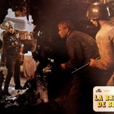 Cine: LA BATALLA DE BERLIN 1978 (ESCENA DE LA PELICULA) CARTEL ORIGINAL DE CINE. Lote 326005948