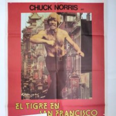 Cine: ANTIGUO CARTEL CINE EL TIGRE DE SAN FRANCISCO CHUCK NORRIS KARATE + 12 FOTOCROMOS 1980 RV CC-578. Lote 339346843