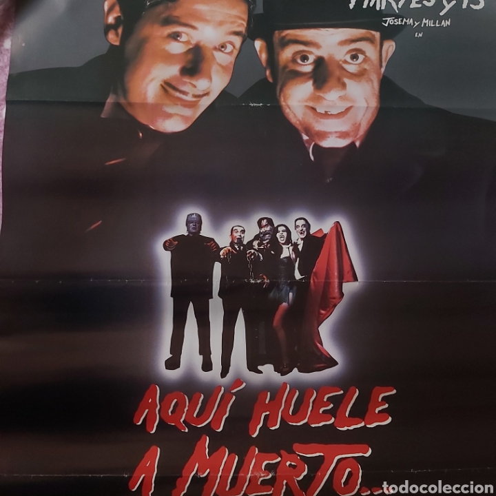 Cinema: Cartel de cine.AQUI HUELE A MUERTO.