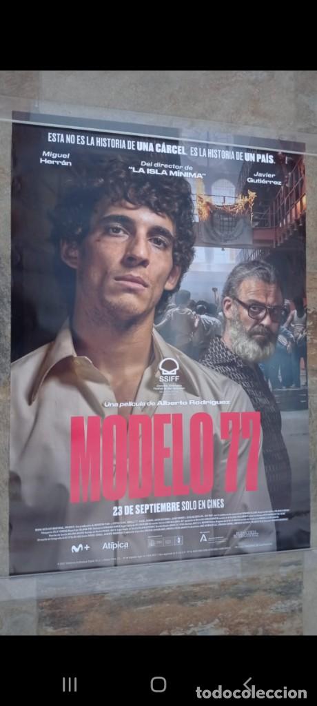 Cine: P&Oacute;STER MODELO 77 - Foto 1