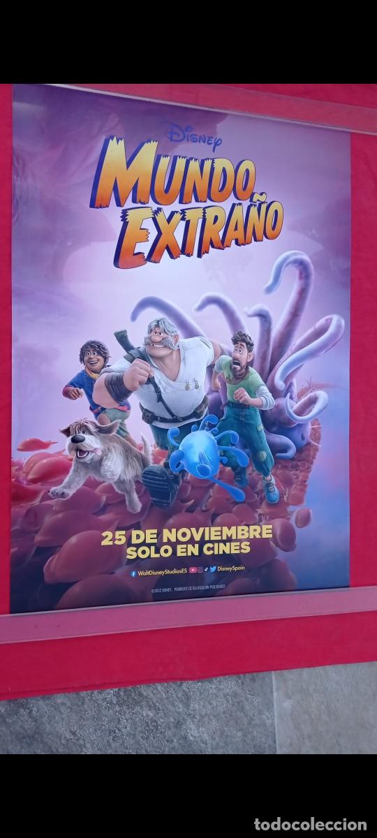 Cine: P&oacute;ster Mundo Extra&ntilde;o - Foto 1