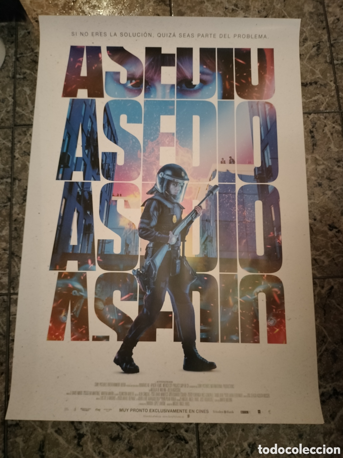 Cine: Poster Original Asedio 100x70 - Foto 1