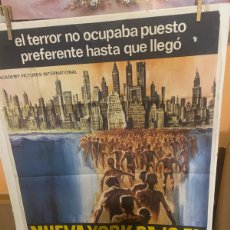 Cine: CÀRTEL DE CINE. NUEVA YORK BAJO EL TERROR DE LOS ZOMBI