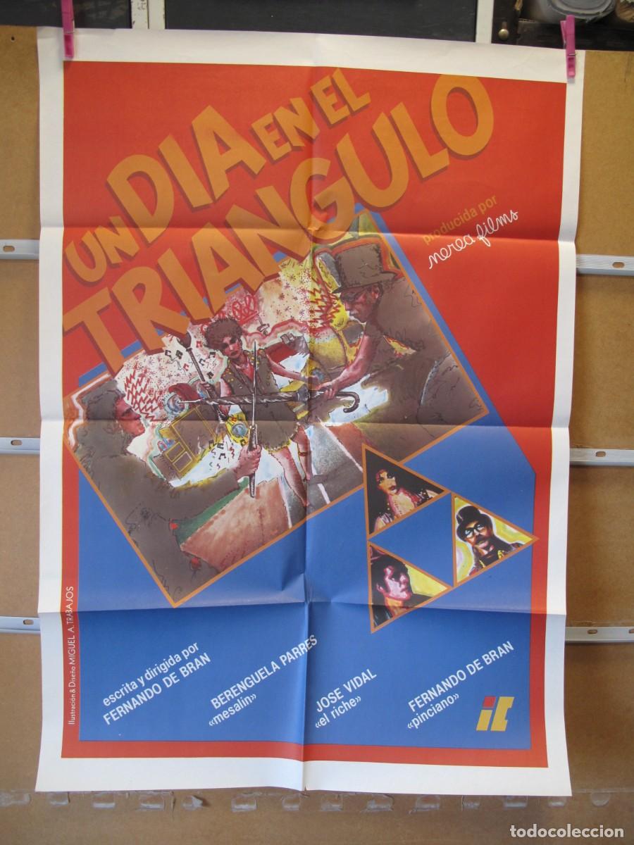 Cine: POSTER2304 UN DIA EN EL TRIANGULO - Foto 1