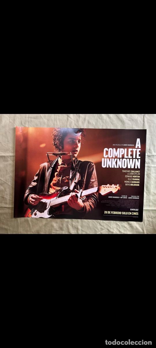 Cine: P&oacute;ster A complete Uknown - Foto 1