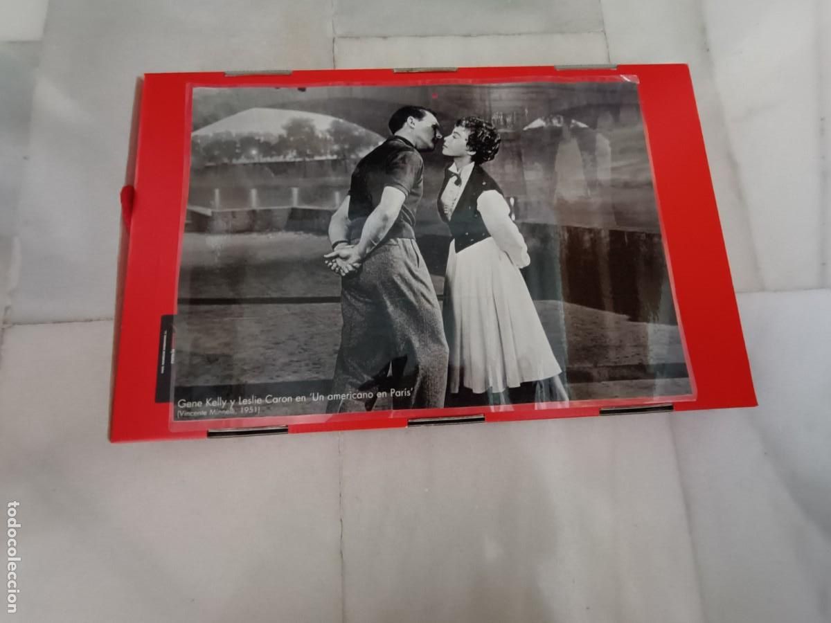 Cine: POSTER FOTO DE LA PEL&Iacute;CULA UN AMERICANO EN PAR&Iacute;S. PLASTIFICADO. 41X30CM. GENE KELLY