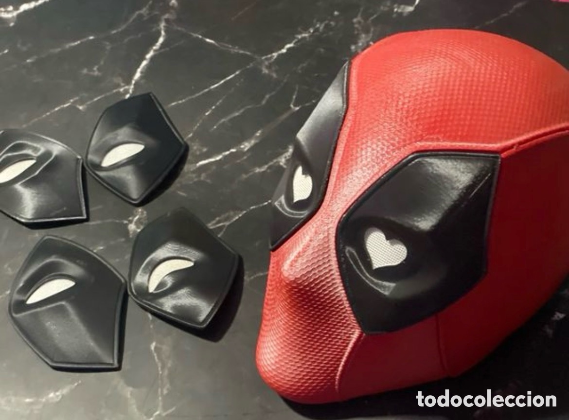 Cine: M&aacute;scara dead pool 3D con imanes