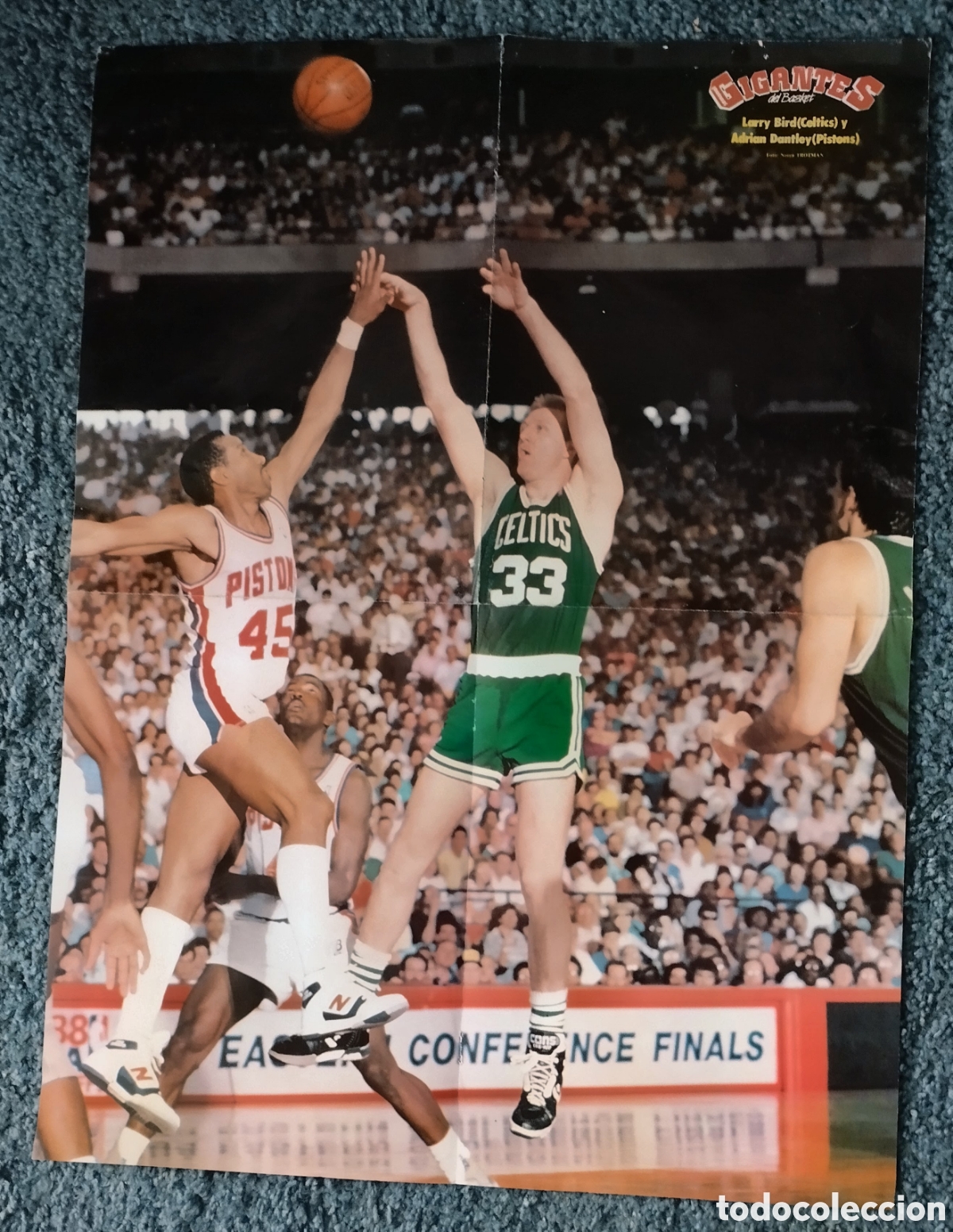 Cinema: P&Oacute;STER LARRY BIRD (CELTIC) and ADRI&Aacute;N DANTLEY (PISTONS) revista GIGANTES DEL BASKET como NUEVO