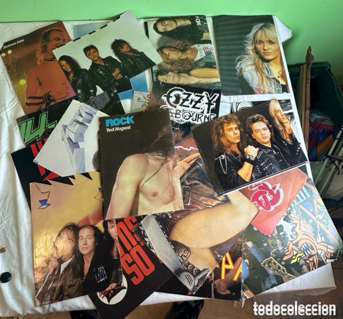 Cinema: colecci&oacute;n de p&oacute;sters y portadas de discos de bandas de rock cl&aacute;sico y heavy metal.