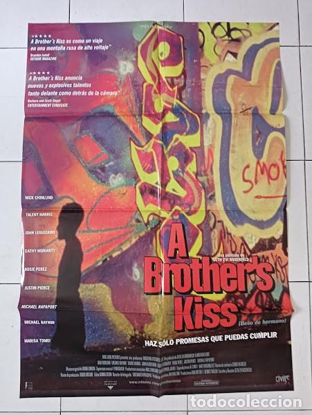 Cine: SMP 2317 BESO DE HERMANO A Brother's Kiss ROSIE PEREZ MARISA TOMEI POSTER ORIGINAL 70X100 ESTRENO