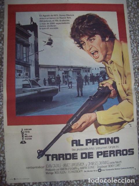Cine: P&oacute;ster original de cine 70x100xm Tarde de perros. Al Pacino, John Cazale, Charles Durning. A&Ntilde;O 1977.