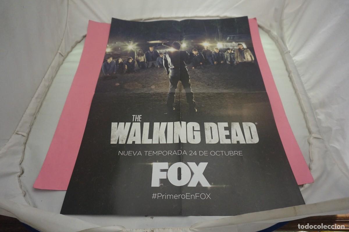 Cin&eacute;ma: C9 - DOBLE POSTER DE CINE DE 57 X 41 CM. - THE WALKING DEAD / UN MONSTRUO VIENE A VERME