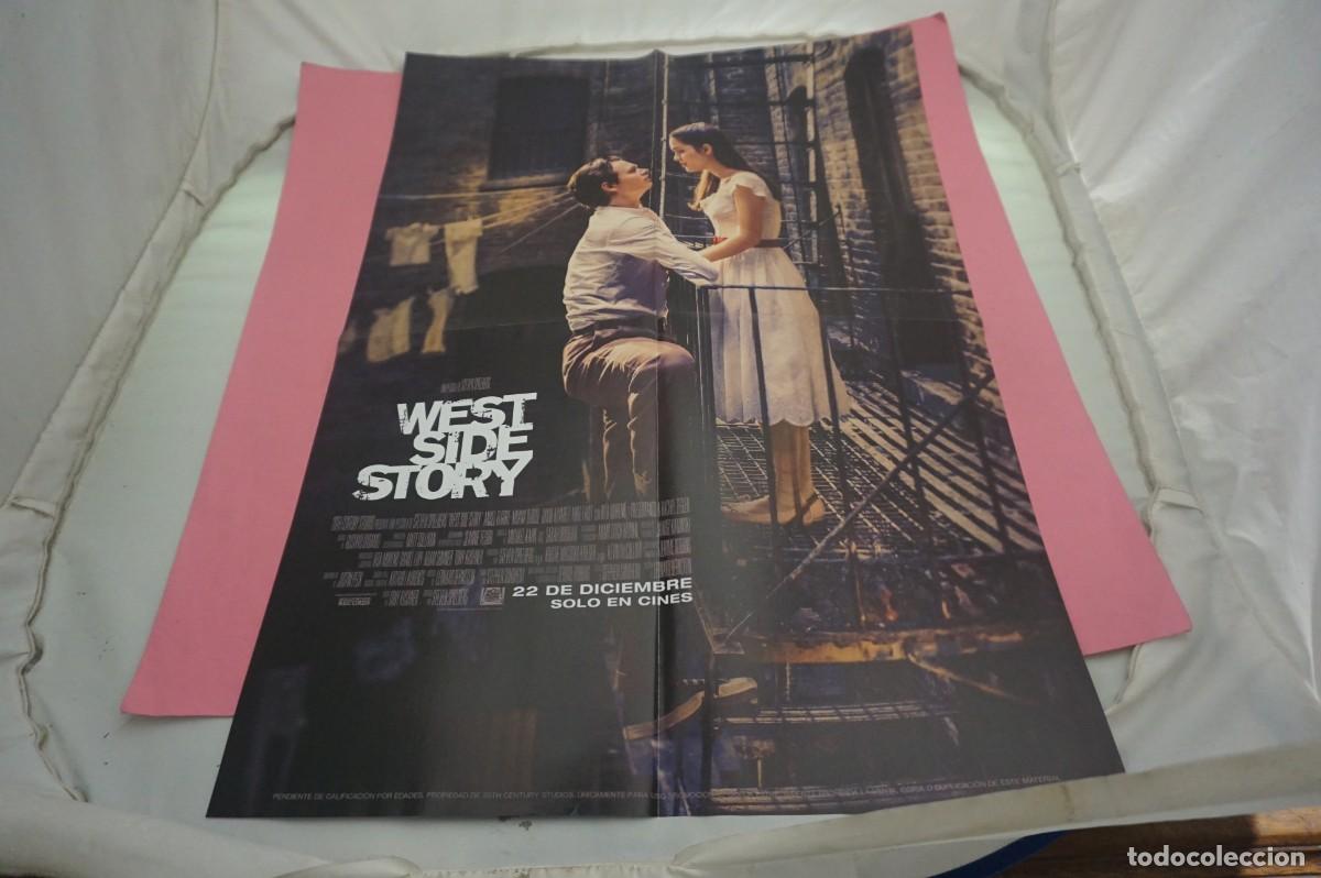 Cin&eacute;ma: C10 - DOBLE POSTER DE CINE DE 57 X 41 CM. - WEST SIDE STORY / MATRIX RESURRECTIONS
