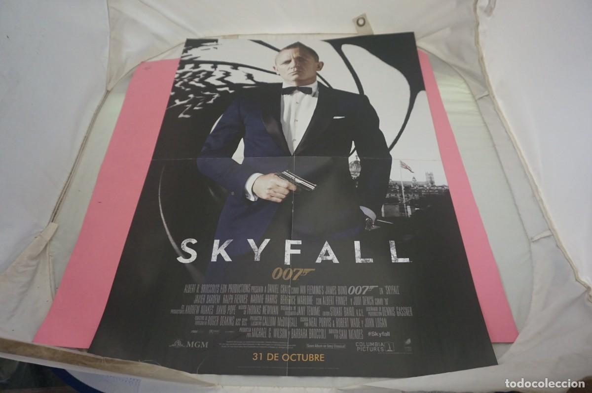 Cine: C11 - DOBLE POSTER DE CINE DE 57 X 41 CM. - SKYFALL / ONCE UPON A TIME