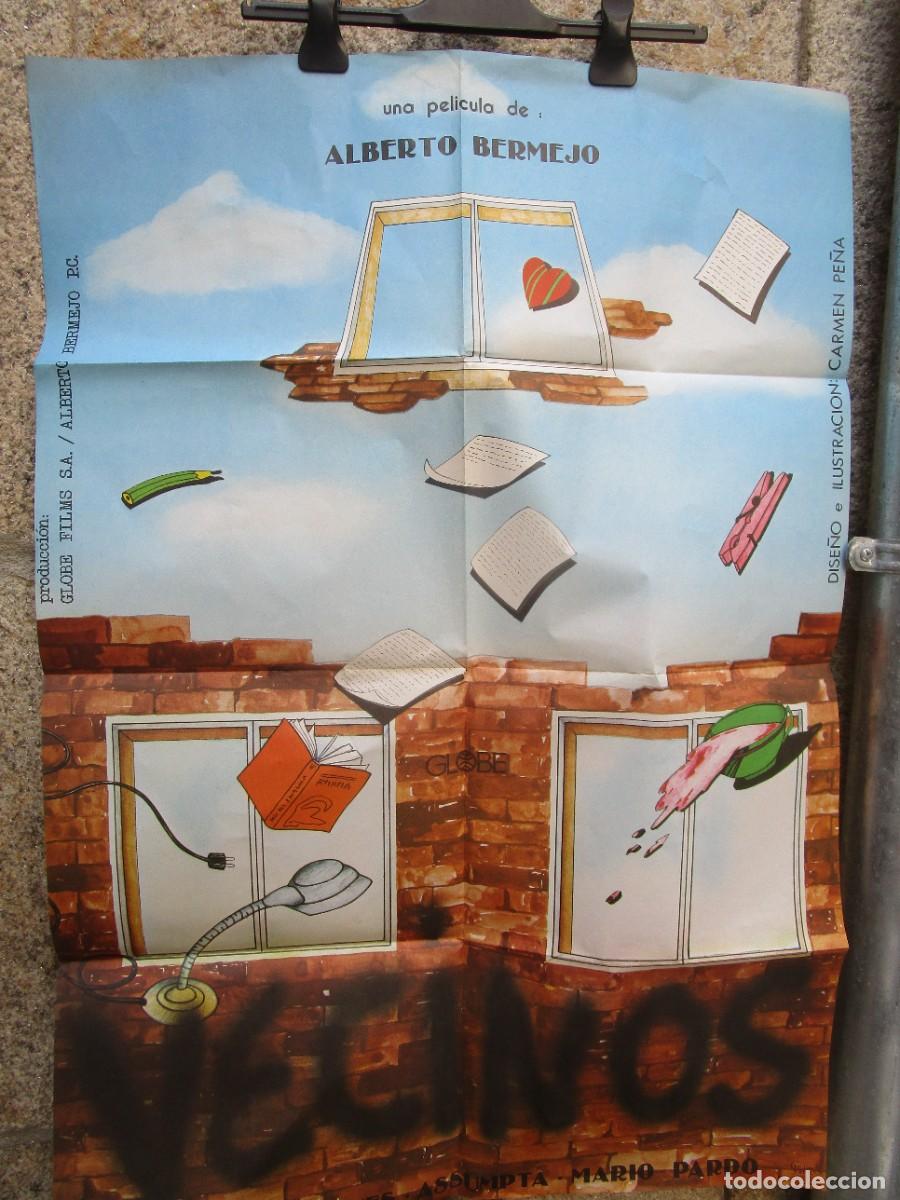 Cine: 10 CARTELES PELICULA &rdquo; VECINOS &rdquo; 94X64, RESINES ASSUMPTA Y MARIO PARDO - GLOBE FILMS 1981.
