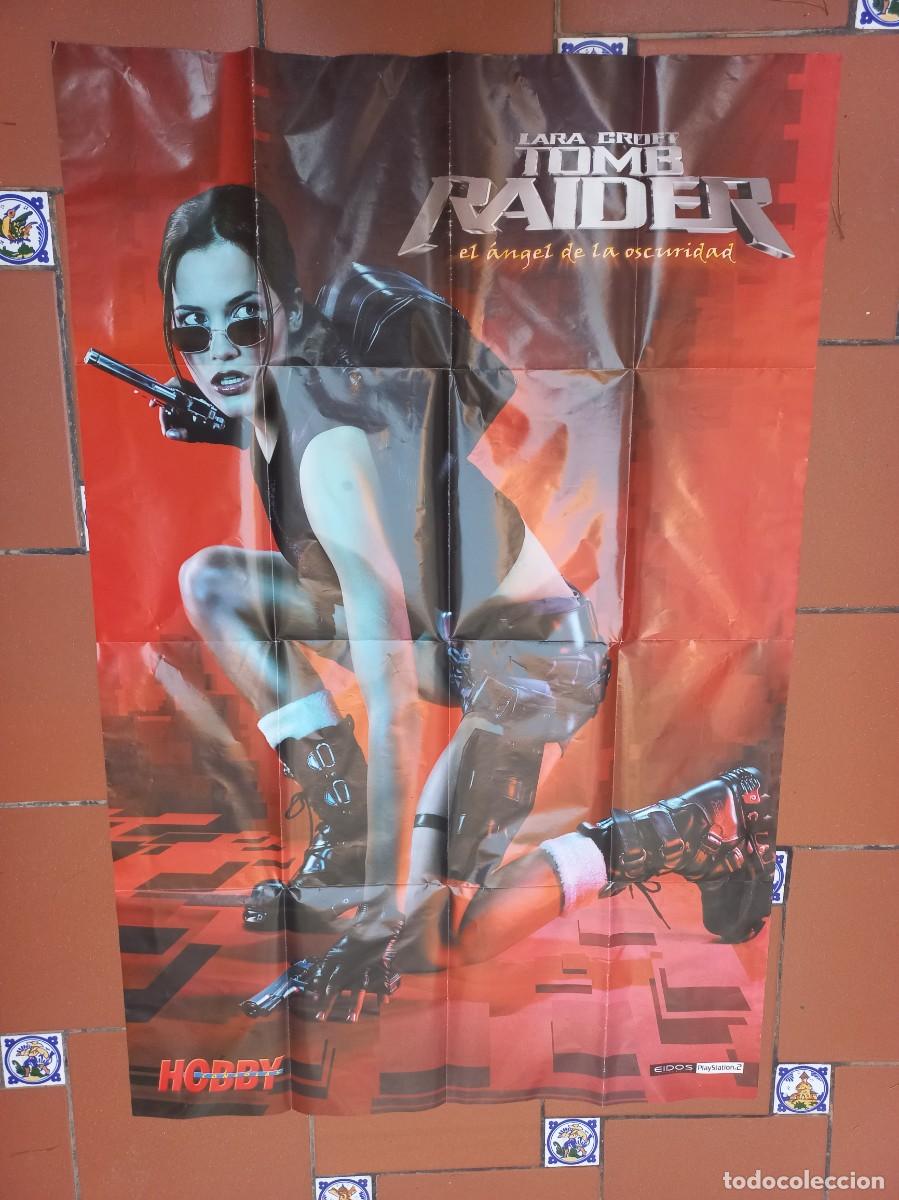 Cine: poster Tomb Raider a doble cara - Lara Croft y Jill de Jong - Hobby Consolas - PlayStation 2