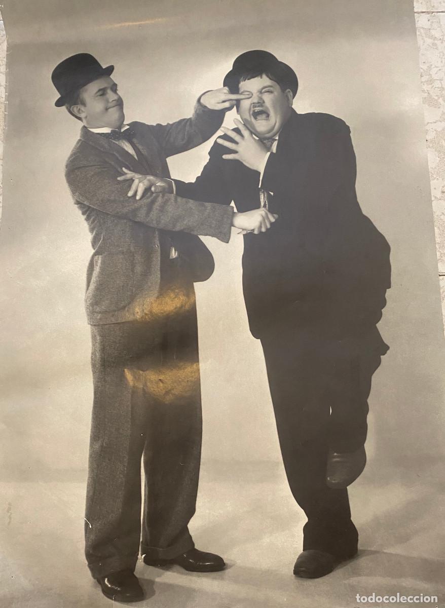 Cine: P&oacute;ster de cine. Stan Laurel y Oliver Hardy, el Gordo y el Flaco. Gran tama&ntilde;o 60 x 85 cm. Buen estado