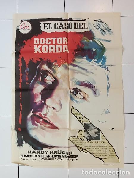 Cine: VKD 2447 EL CASO DEL DOCTOR KORDA HARDY KRUGER POSTER ORIGINAL 70X100 ESTRENO