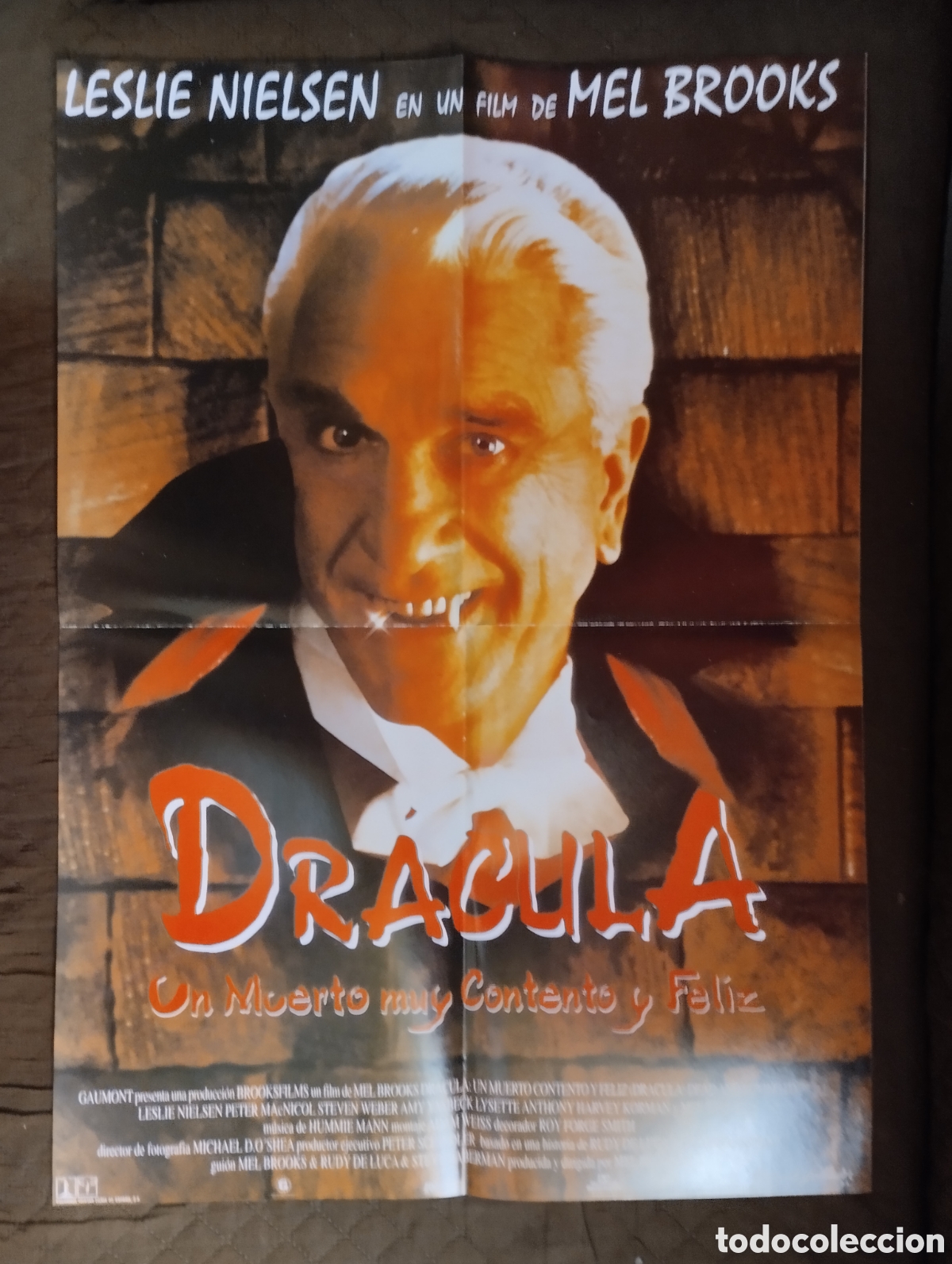 Cine: Poster de la pelicula Dracula un muerto muy contento y feliz.