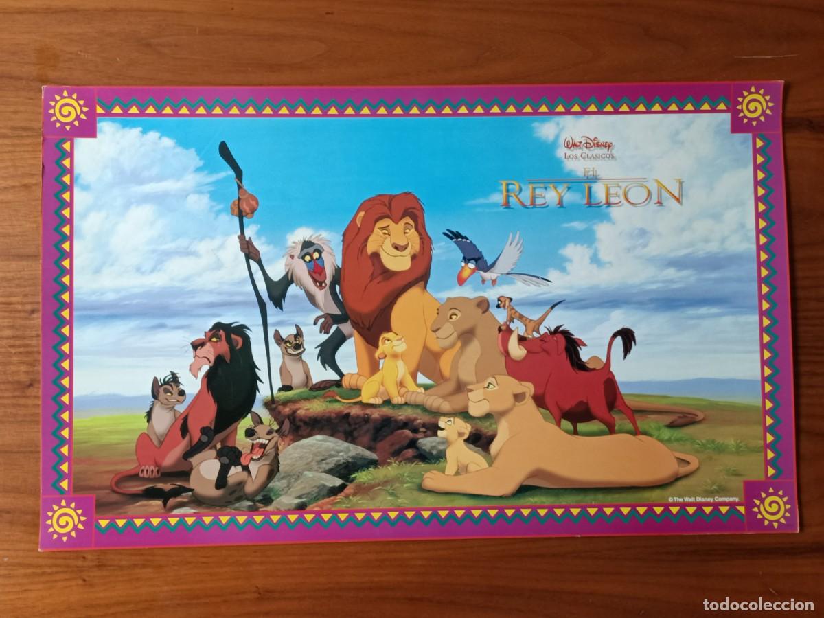 Cine: CARTEL L&Aacute;MINA ORIGINAL WALT DISNEY LA PEL&Iacute;CULA EL REY LE&Oacute;N. MIDE 55X34 CM.