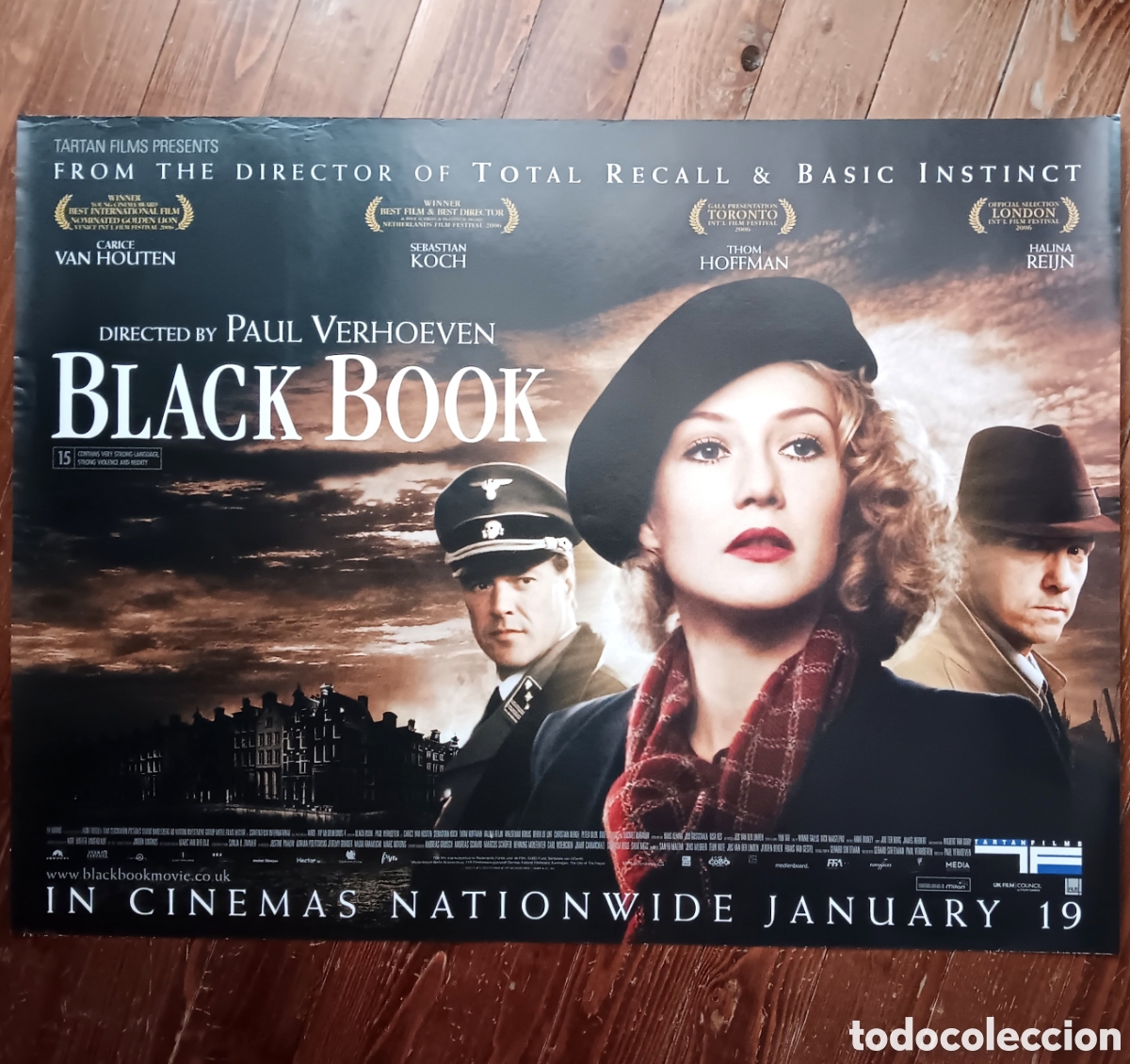 Cinema: &rdquo;EL LIBRO NEGRO&rdquo; CARTEL ORIGINAL ESTRENO UK (QUAD) PAUL VERHOEVEN ENROLLADO