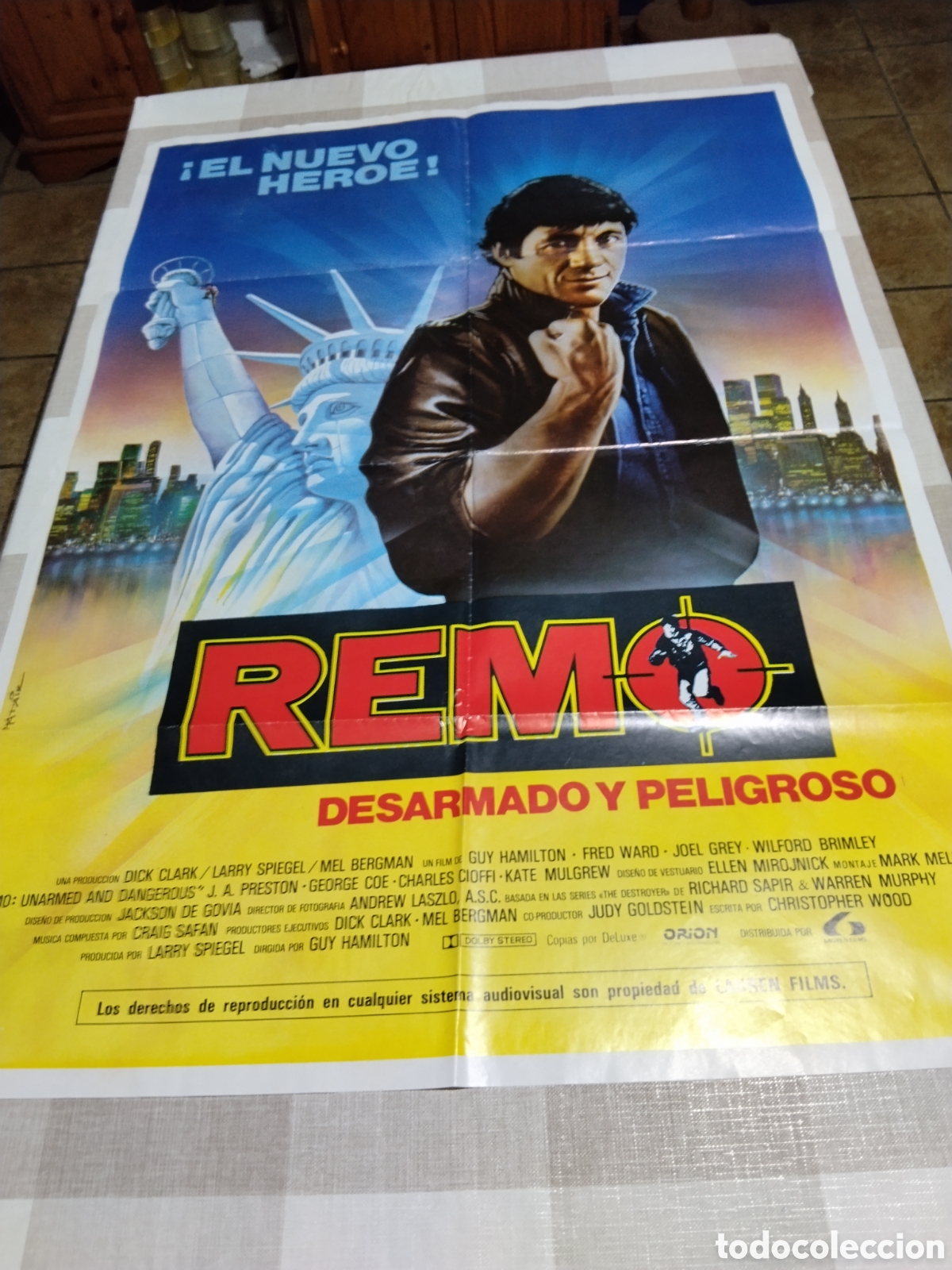 Cine: Poster Cartel de Cine REMO desarmado y peligroso