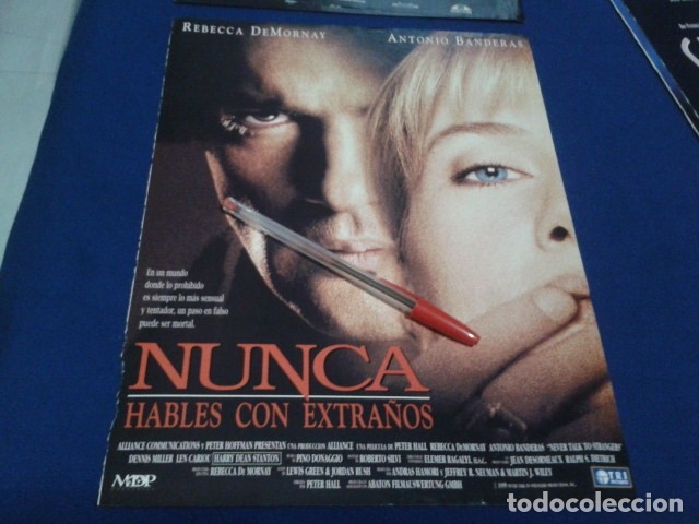 Cine: MINI POSTER CINE ( NUNCA HABLES CON EXTRA&Ntilde;OS ) - Foto 1