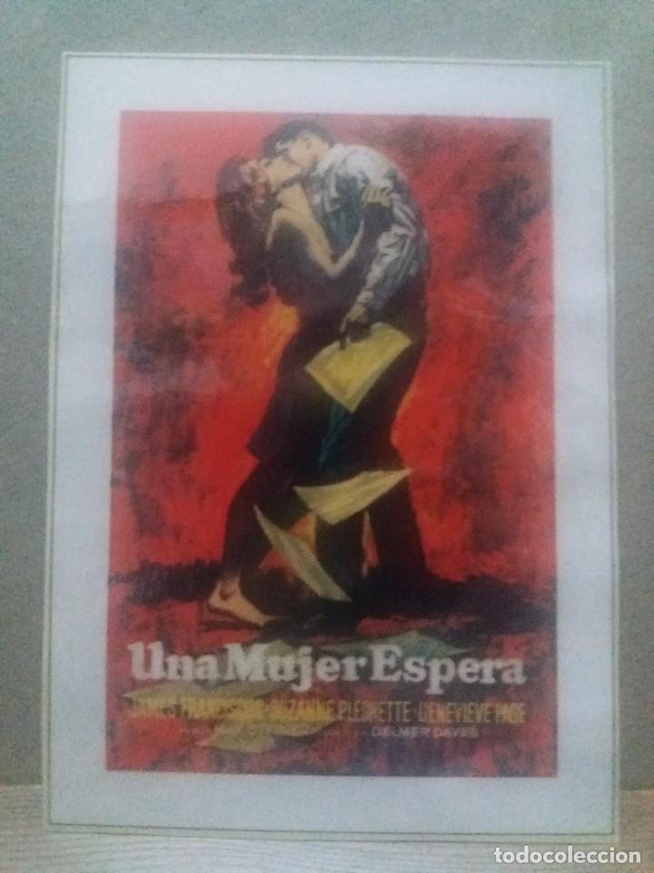 Kino: Una mujer espera