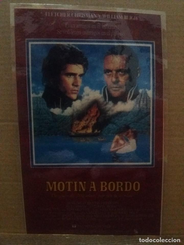 Kino: Motin a bordo