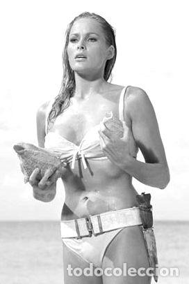 Kino: poster de ursula andress en el satanico doctor no con bond
