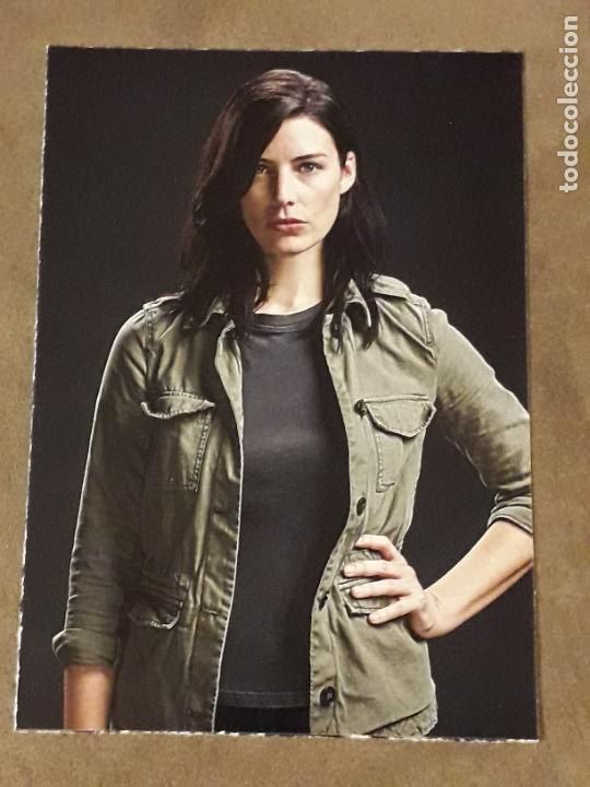Kino: FICHA ACTRIZ JESSICA PARE (SEAL TEAM). EN EL REVERSO TEXTO DATOS FILMOGRAF&Iacute;A BASICA