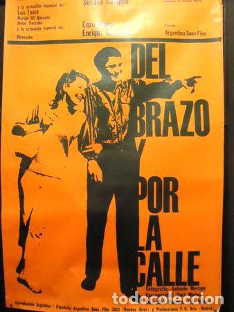 Kino: afiche de peliculas del brazo y por la calle