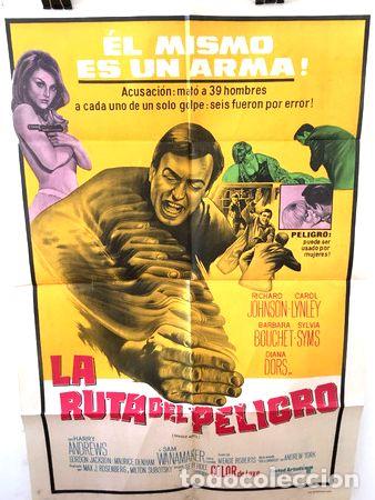 Kino: afiche de cine la ruta del peligro