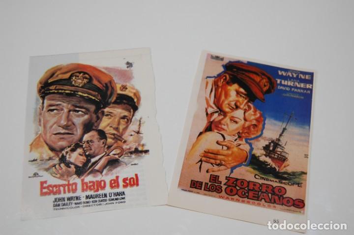 Cinema: JOHN WAYNE 2 RECORTES DE CARTELES DE PELICULAS