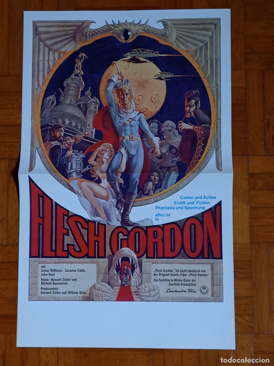 Cine: FLESH GORDON 1 POSTER cm.30x48 AND 12 FOTO cm. 30x27 COMPLETI DI BUSTA ORIGINALE 1974 + 1 VHS min.86