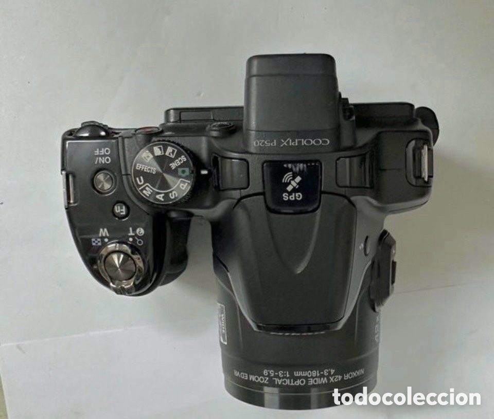 Cine: C&aacute;mara Nikon Coolpix P520 GPS La c&aacute;mara lleva una bater&iacute;a y cargador