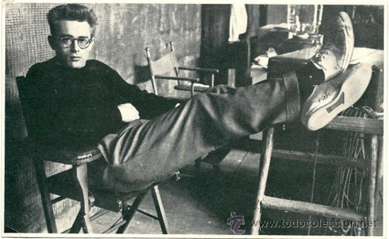 Cine: 8299 - JAMES DEAN (GAFAS) DECO N&ordm; 48 - SERIE ARTISTAS BLANCO Y NEGRO - MIDE 18,5 X 11,5 CM