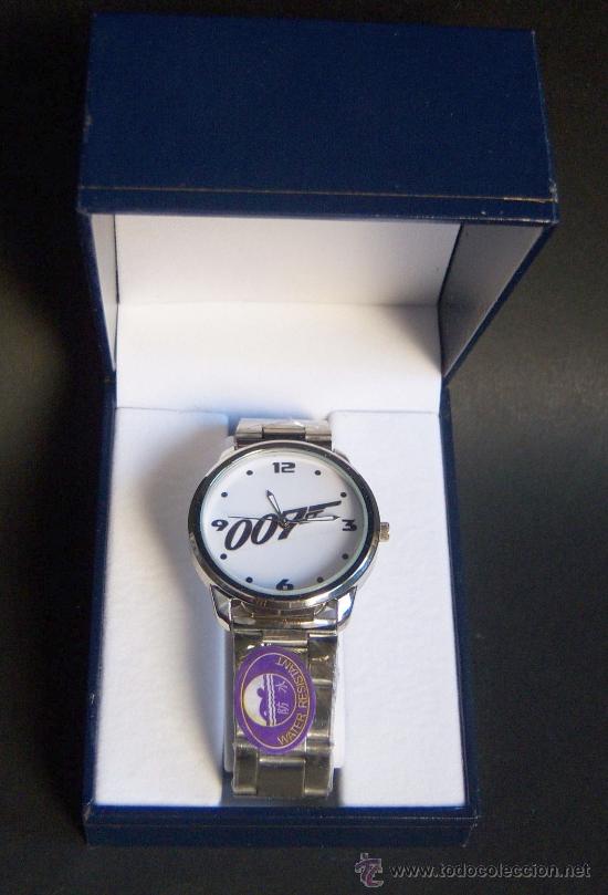 Cine: Reloj 007. Quartz. Water resistant. Caja y pulsera de acero. Nuevo precintado. James Bond.