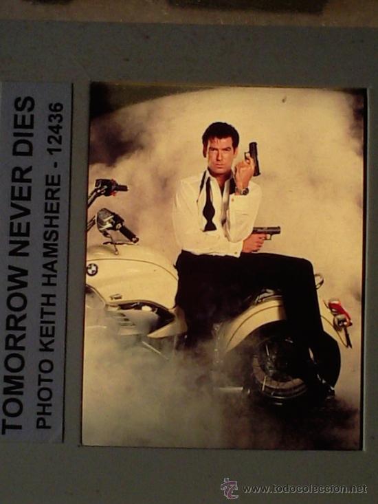 Cine: Diapositiva original James Bond Pierce Brosnan el ma&ntilde;ana nunca muere 1997