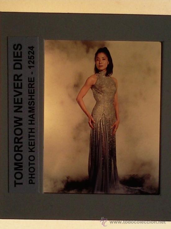 Cine: Diapositiva original James Bond el ma&ntilde;ana nunca muere 1997.Michelle Yeok mide 7x7 cms