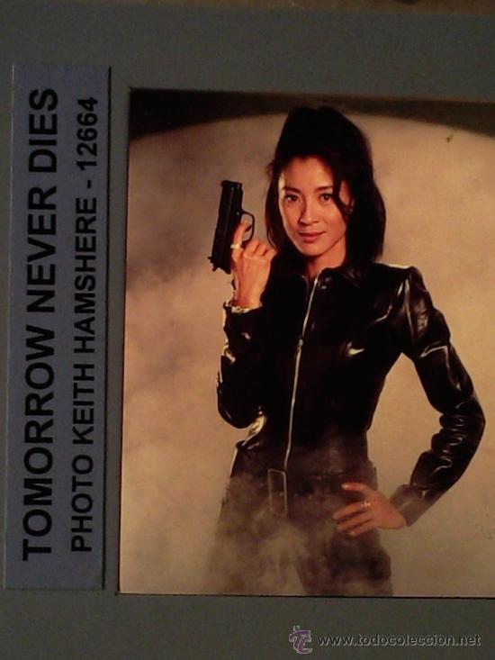Cine: Diapositiva original James Bond el ma&ntilde;ana nunca muere 1997.Michelle Yeok mide 7x7 cms