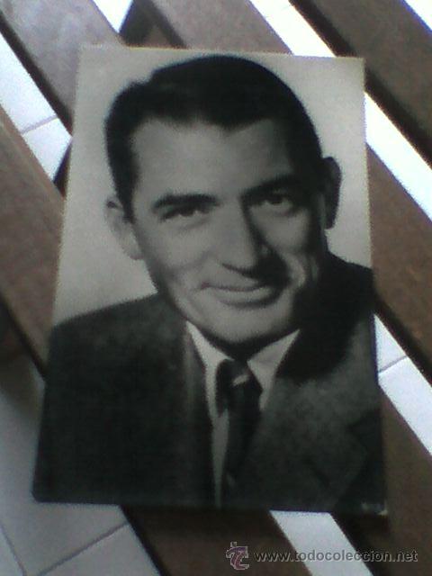 Cine: Foto tarjeta Gregory Peck n&ordm; 2774  cine 8,4x 13,5 cms