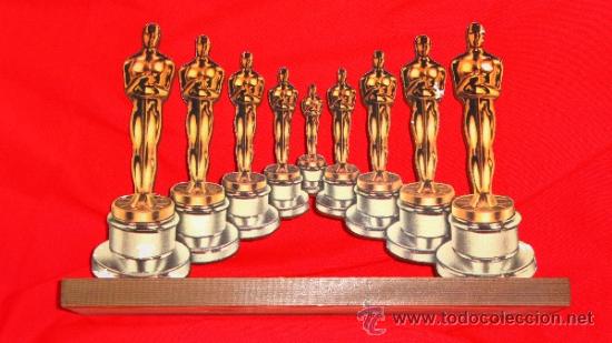 Cine: Oscars, Impecable display troquelado en madera, 40X26X9 CM