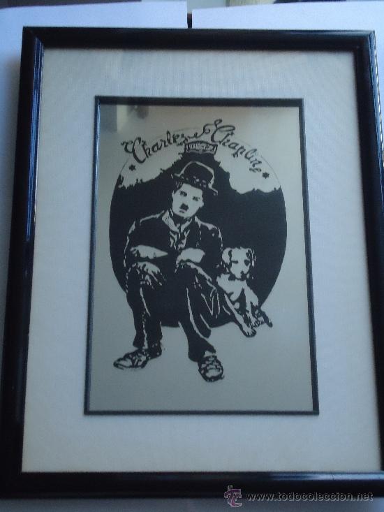 Cine: CUADRO CON DOBLE MARCO DE CHARLES CHAPLIN. EN EL VAGABUNDO - Foto 1