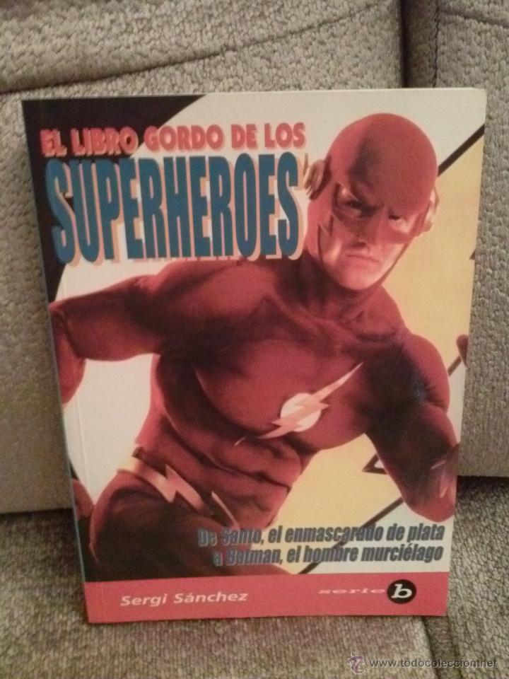 Cine: LIBRO SUPERHEROES - Foto 1