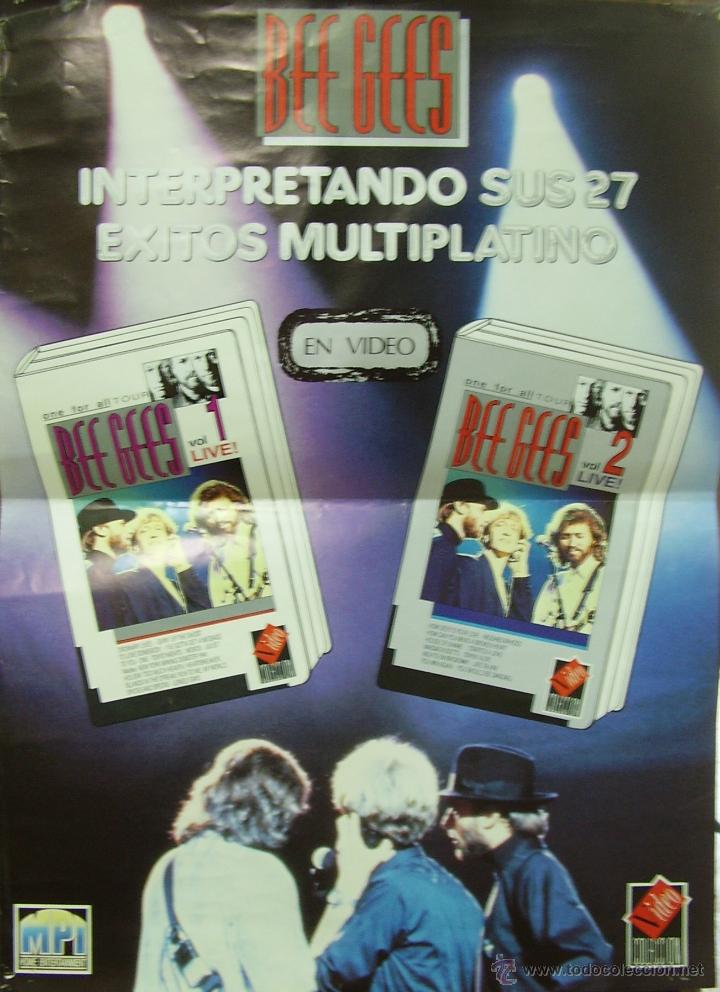 Cine: BEE GEES POSTER PLEGADO LANZAMIENTO WHS RARO 67 X 48&acute;5 CMS