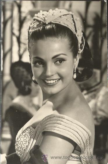 Cine: CARMEN SEVILLA ( FOTO POSTAL DEL ARCHIVO BERMEJO, ORIGINAL )