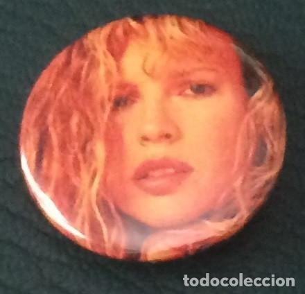 Cinema: Chapa de alfiler para la ropa. Kim Basinger. 30 mm. Nueva.